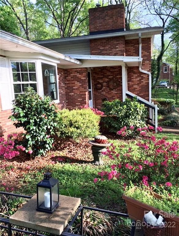 Building Photo - 1024 Timber Lake Dr