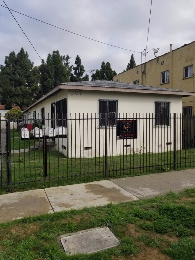 Building Photo - Cozy 1 bed one Bath unit