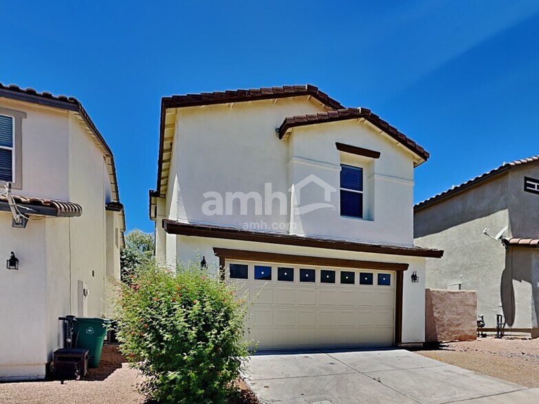 Building Photo - 574 W Paseo Celestial