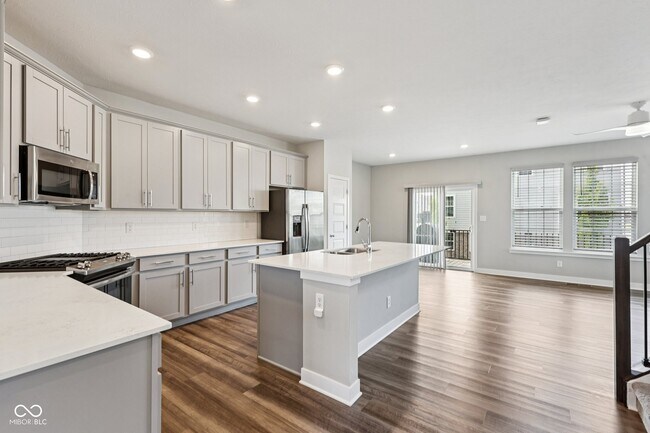 Building Photo - 17285 Dallington St