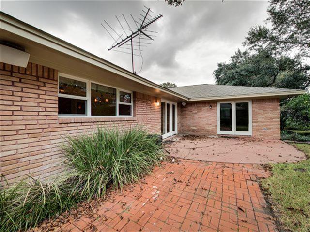 Building Photo - 4517 Tonawanda Dr