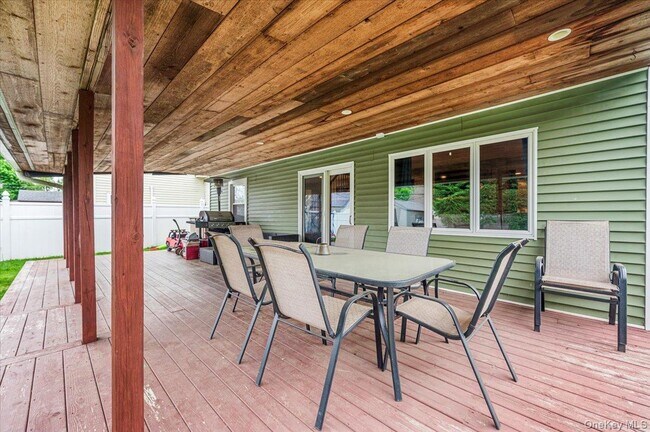 Building Photo - 5 Stonecutter Rd