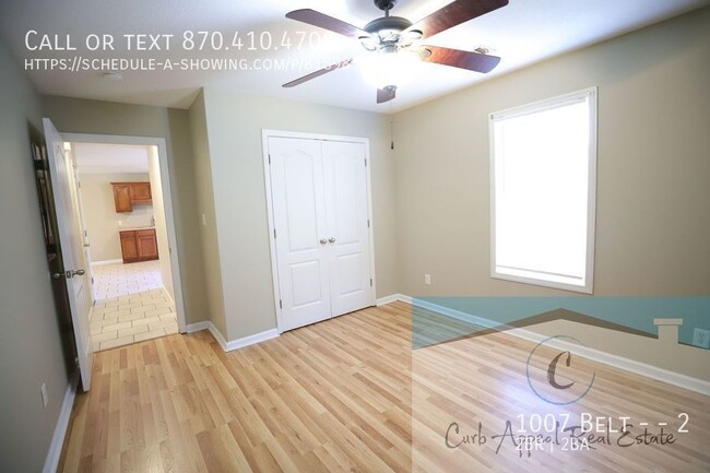 Building Photo - Spacious 2 bed /2 full bath apt - includes...