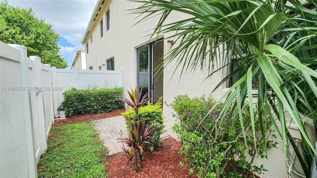 Building Photo - 470 NE 194th Terrace