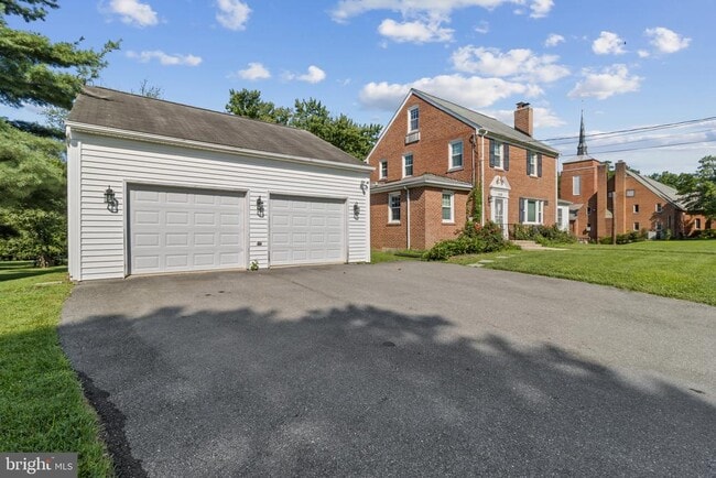 Building Photo - 15118 Liberty Grove Dr