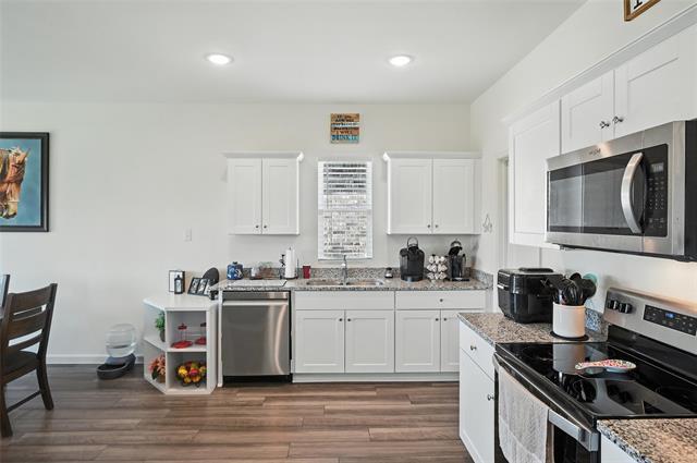 Building Photo - 1545 Shadow Hawk Dr