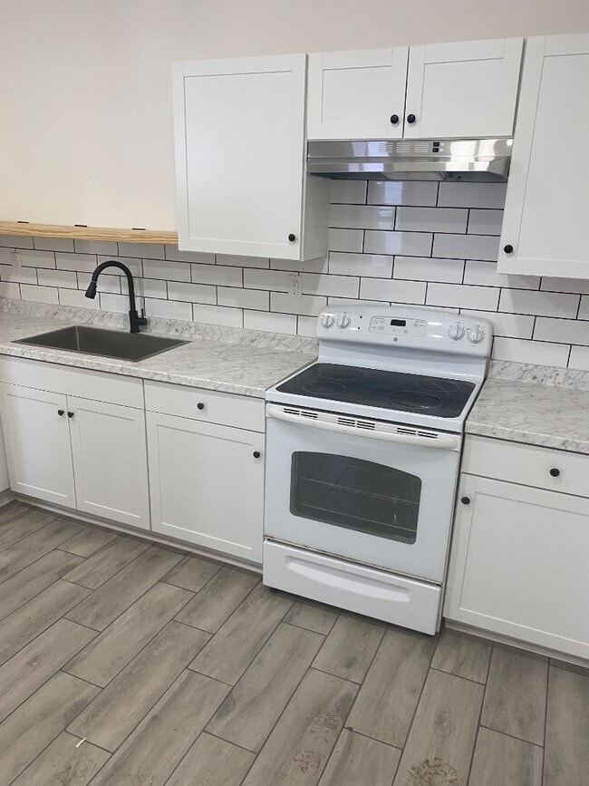 Building Photo - 1107 Buchanan St