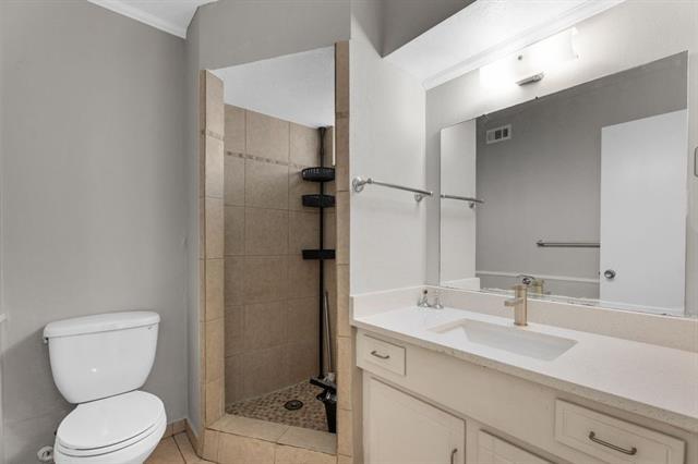 Building Photo - 15839 El Estado Dr