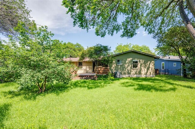 Building Photo - 8314 Polar Dr