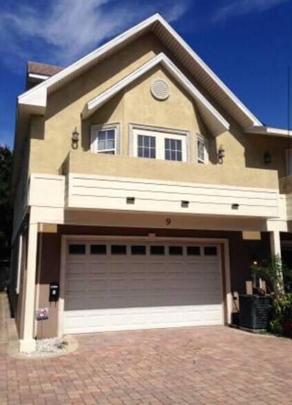 Building Photo - 5139 Tangerine Ave S