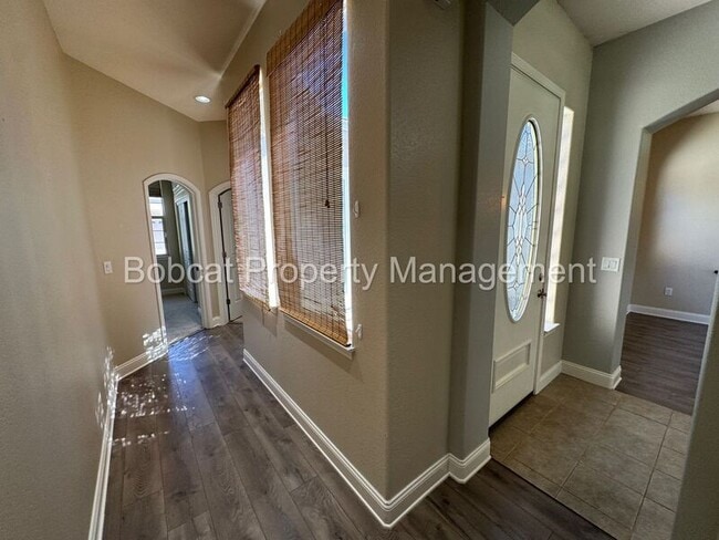 Building Photo - 1260 Flintwood Dr