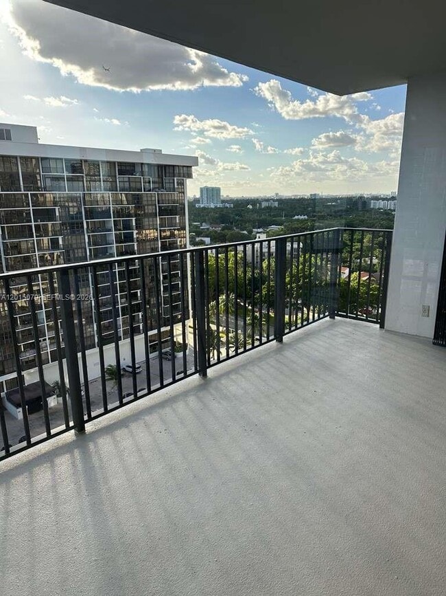 Building Photo - 1901 Brickell Ave