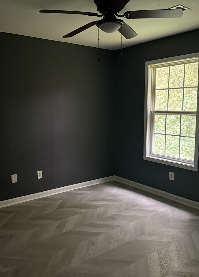 Building Photo - Move-In Ready Home Designed for Comfortable Family Living