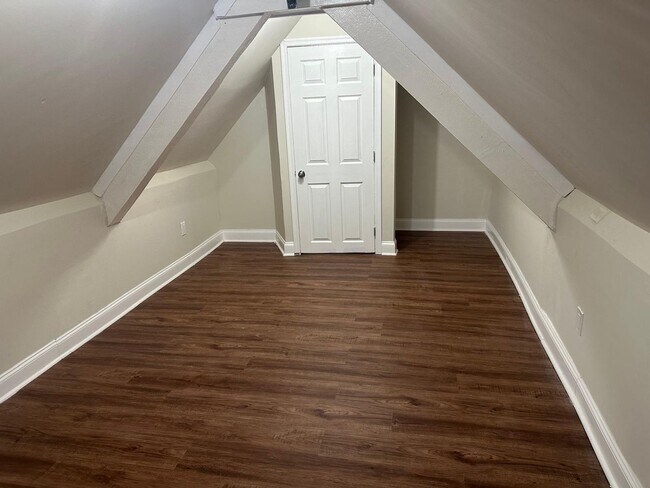 Building Photo - BRAND NEW 2 BED 1 BATH APARTMENT FOR RENT.