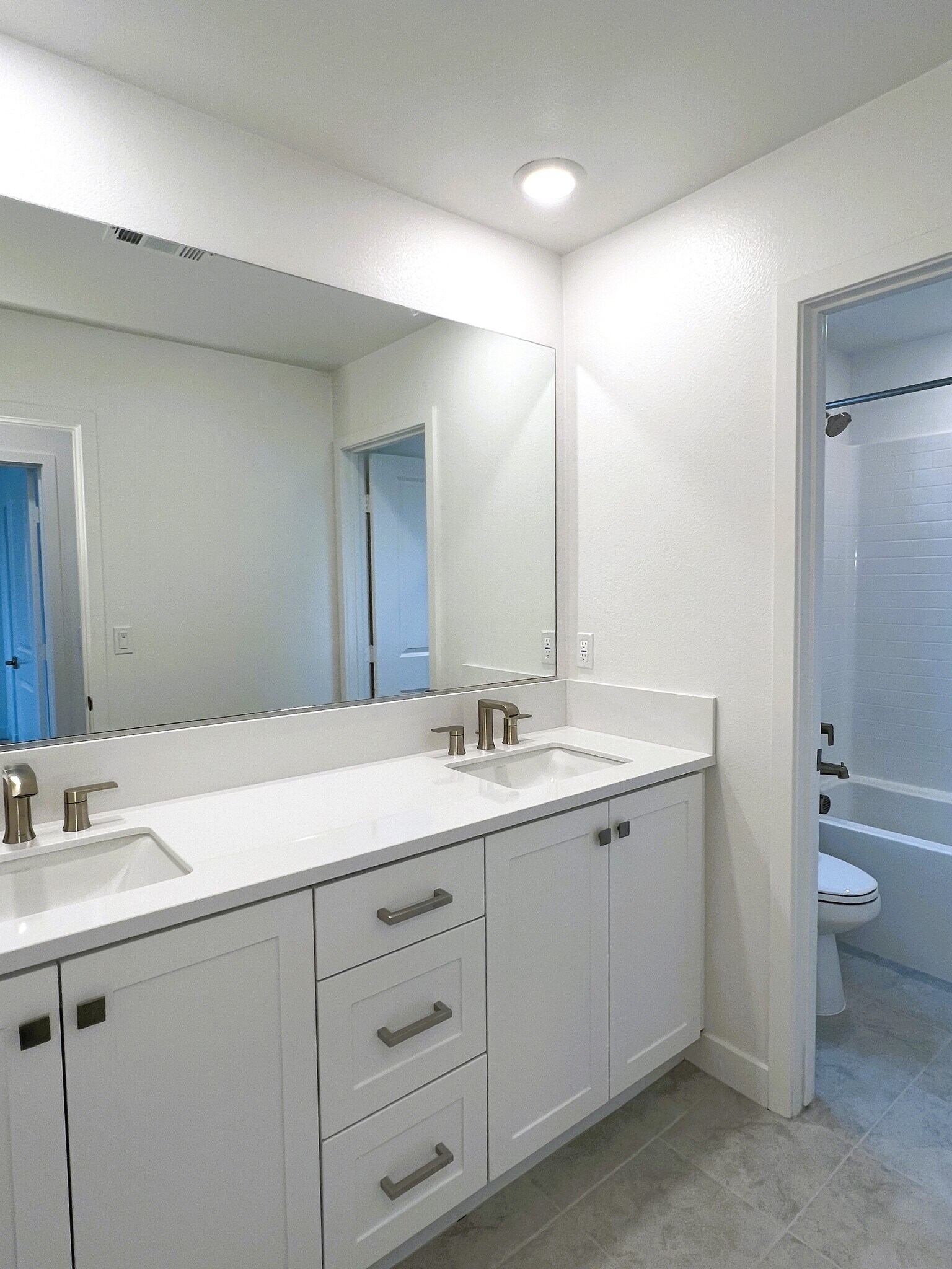 Building Photo - 107 Zawn