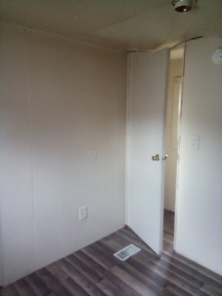 Building Photo - 1130 MT-135
