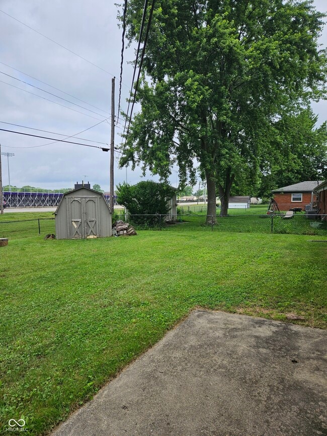 Building Photo - 748 Maple Ln