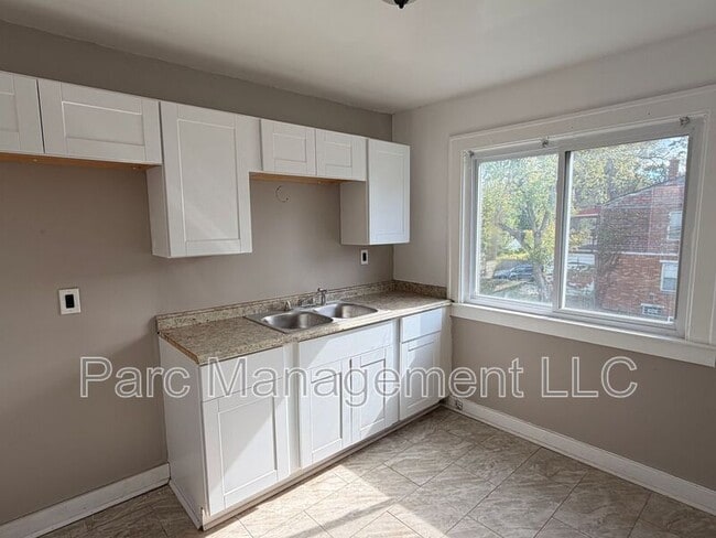 Building Photo - 16730 Woodingham Dr