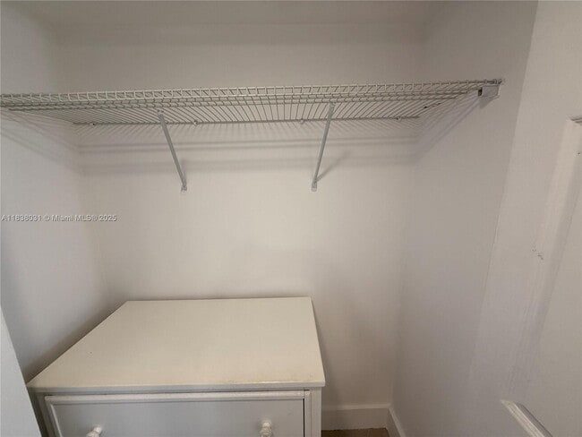 Building Photo - 3475 N Country Club Dr