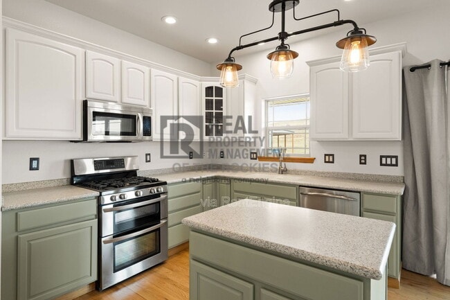 Building Photo - 3348 Hales Ranch Rd