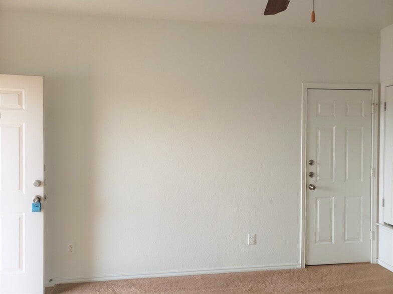 Building Photo - 2810 Ashley Dr