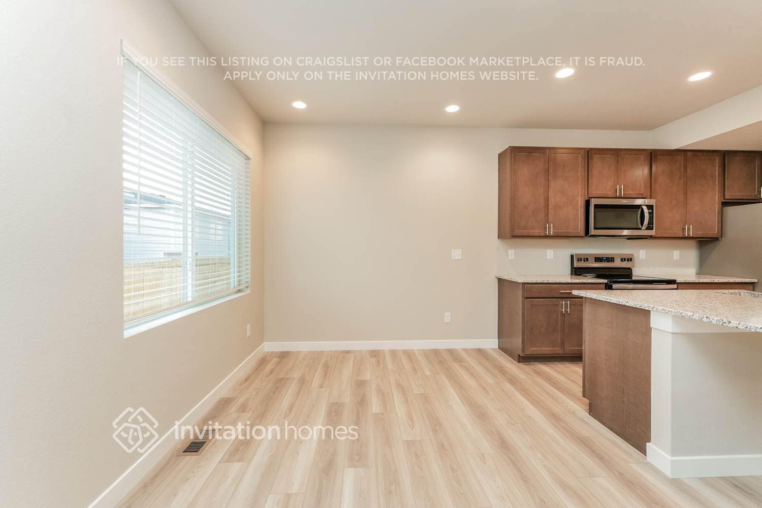 Building Photo - 13533 Arriba Dr