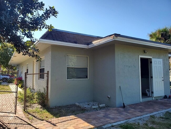 Building Photo - 743 S Swinton Ave