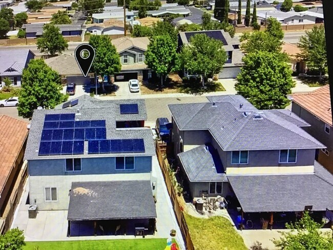 Building Photo - Two story Yuba City Home