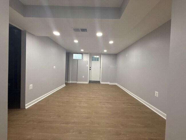 Building Photo - Three Bedroom House in Dundalk