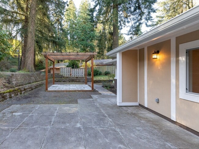 Building Photo - Beautiful 3br/2bth - SW Portland