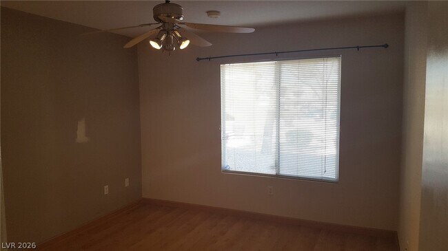 Building Photo - 8070 W Russell Rd