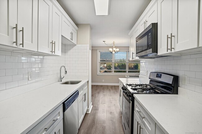 Building Photo - 2625 Park Ave