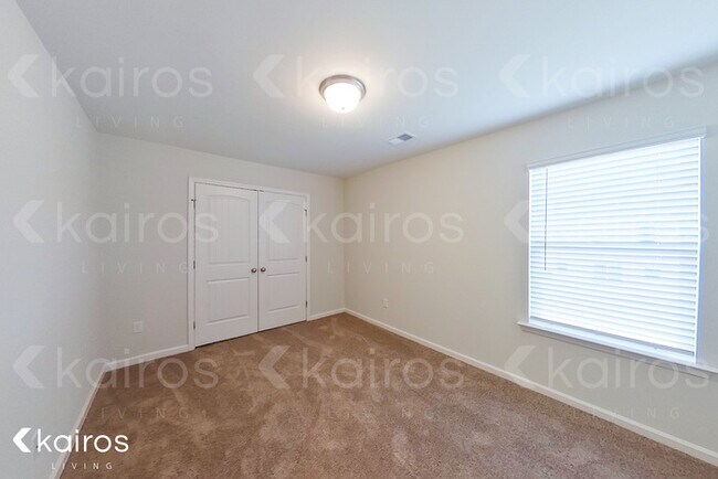 Building Photo - 15 Duluth Dr