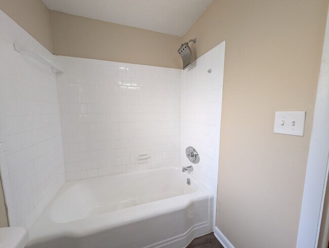Building Photo - 6038 mh