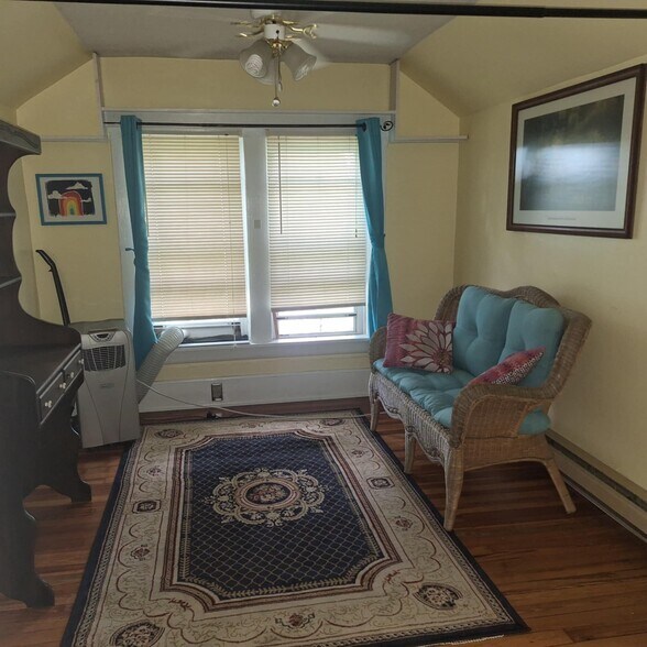 Building Photo - 1400 E Chilhowie Ave