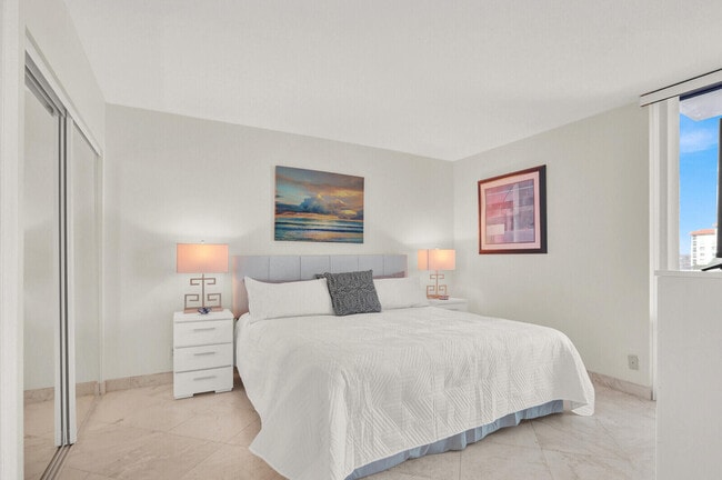 Building Photo - 2687 N Ocean Blvd