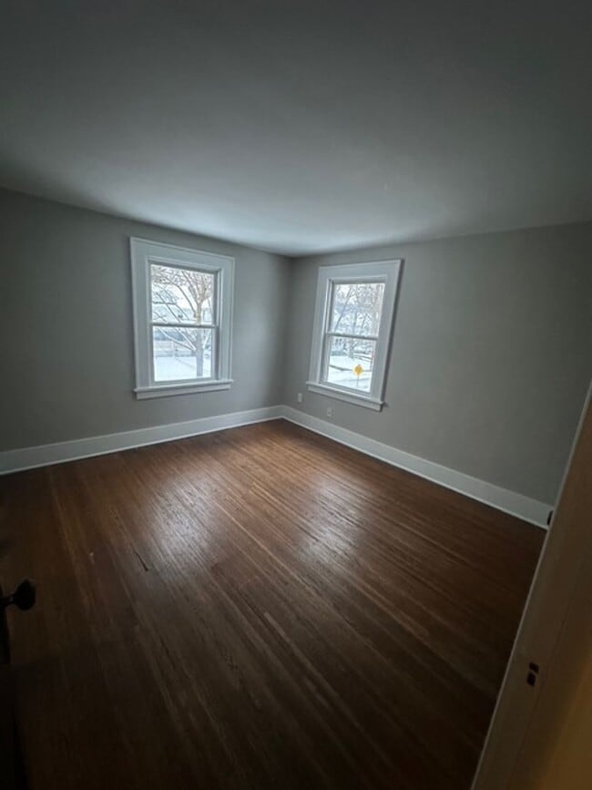 Building Photo - 93 Tryon Park