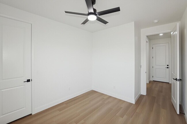 Building Photo - 10424 Tierra Santa Dr