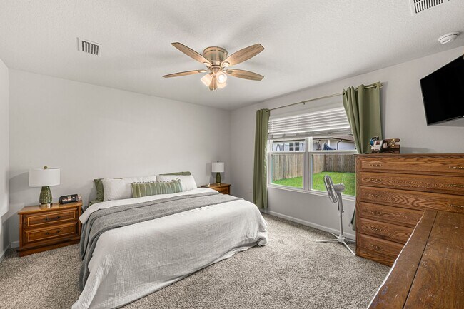 Building Photo - 5843 Belmont Stakes Rd