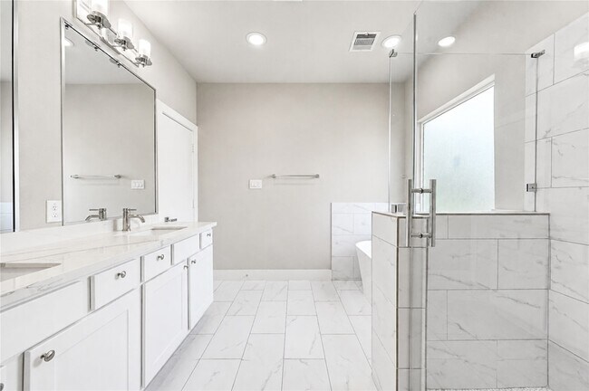 Building Photo - 4536 Sunflower St