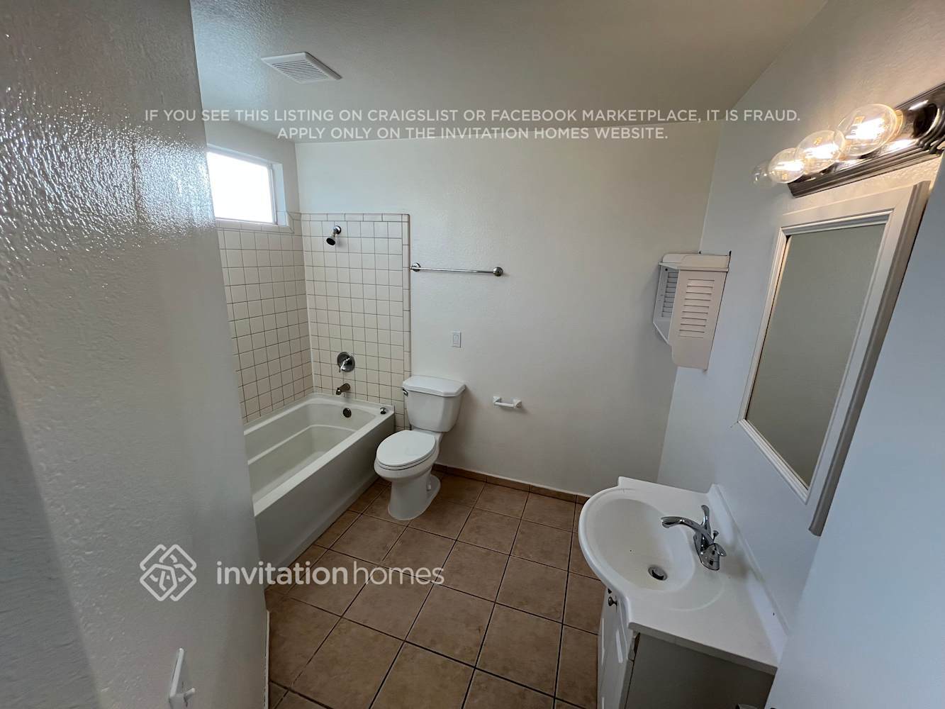 Building Photo - 529 Oakborough Ave