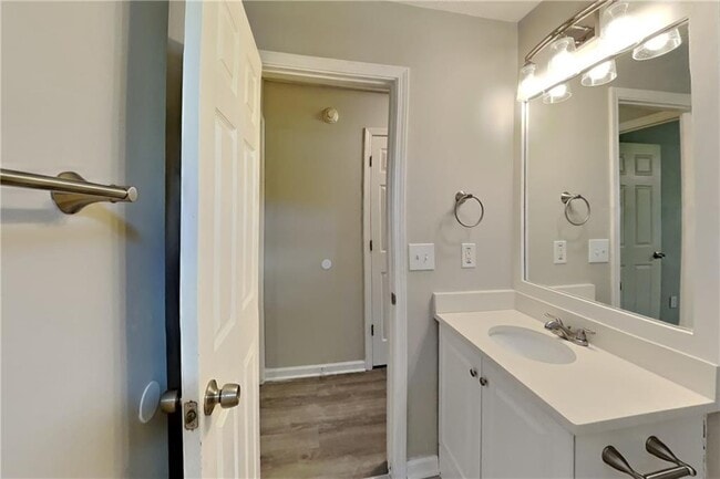 Building Photo - 111 Meadowview Ln