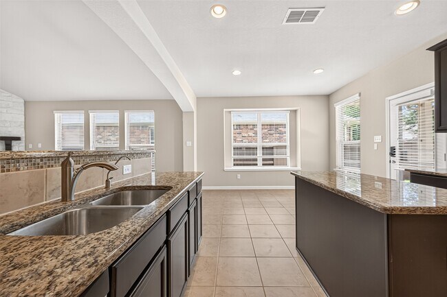 Building Photo - 10031 Esslemont Ct