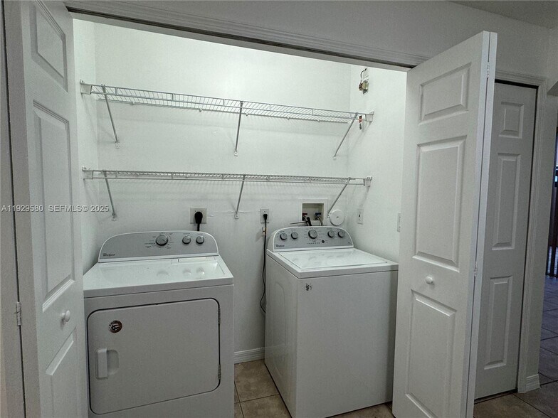 Building Photo - 8507 NW 140th Ter