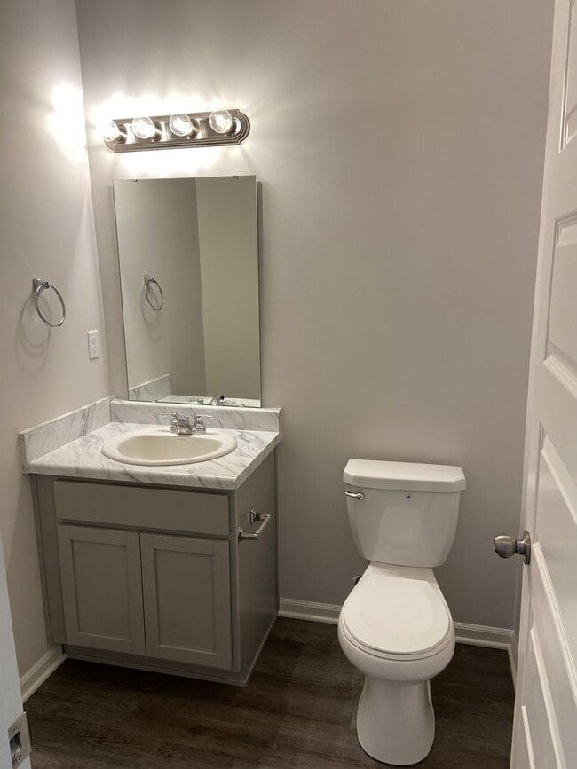Building Photo - *Pre-leasing* | Three Bedroom | Two Bath H...