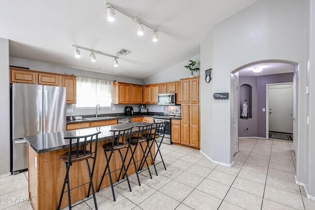 Building Photo - 13959 W Country Gables Dr