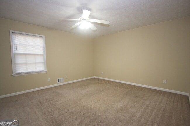 Building Photo - 4656 Bristol Dr SE