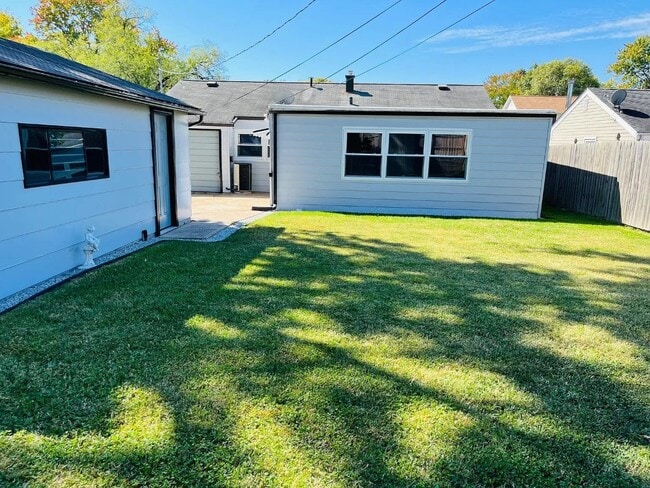 Building Photo - 4123 Tesson St
