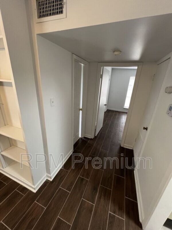 Building Photo - 4547 Alvin Dark