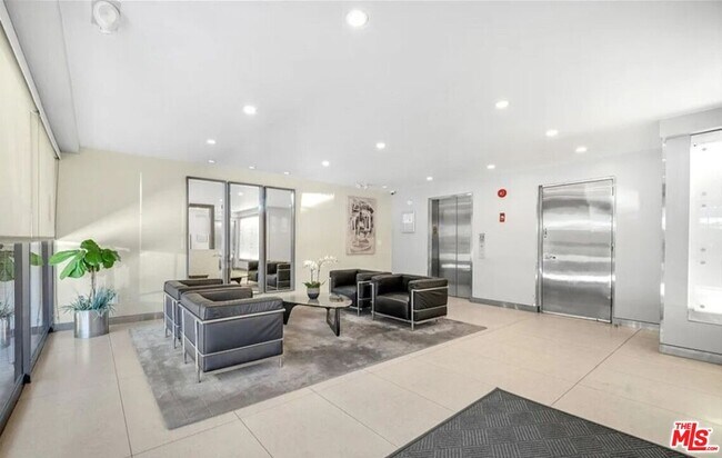 Building Photo - 1880 Veteran Ave